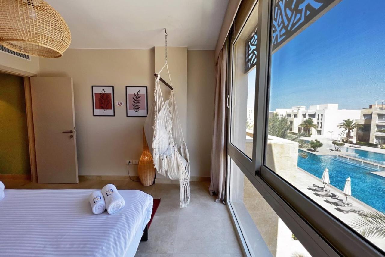 Spectacular & Soaring 2 Bdr W Private Rooftop Jacuzzi & Access Hurghada