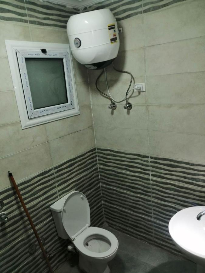 B Second Floor Apartment *