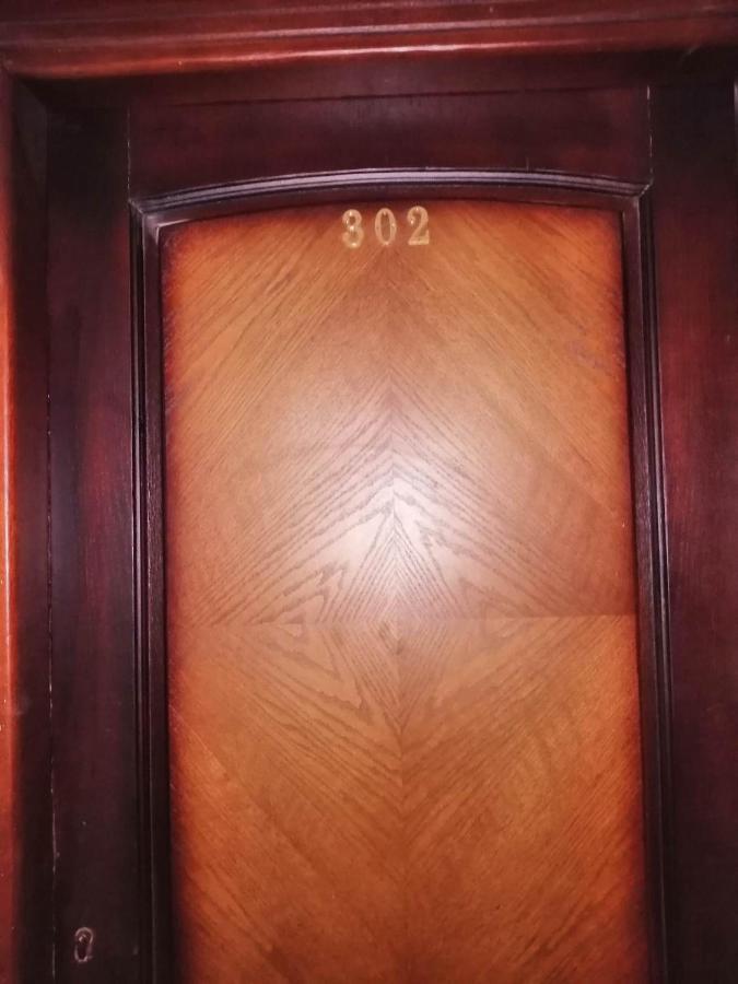 Apartment 302 A *