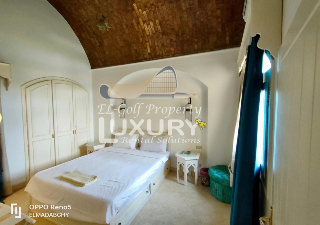 Villa 4 Bed Rooms-north Golf-gn24 *