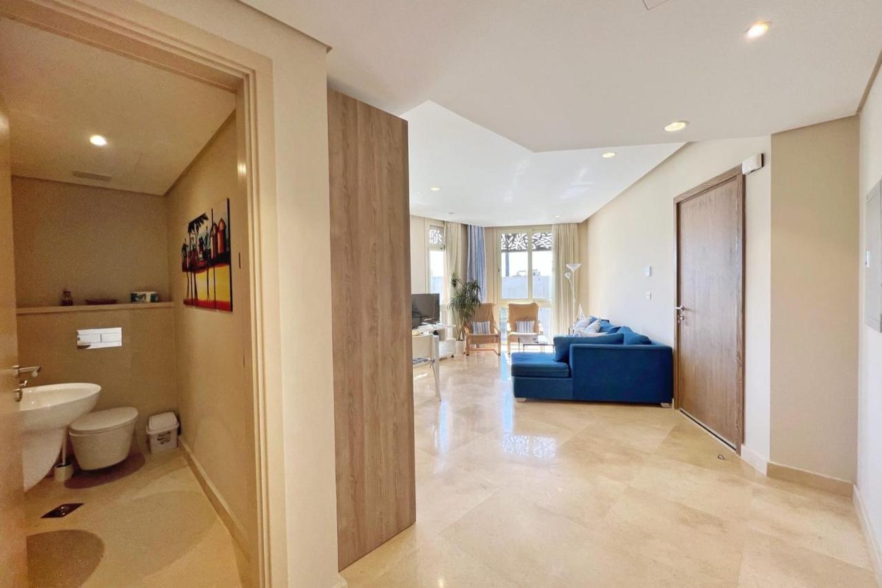 Proper & Plush 1 Bdr Mangroovy Free Pool & Access Apartment