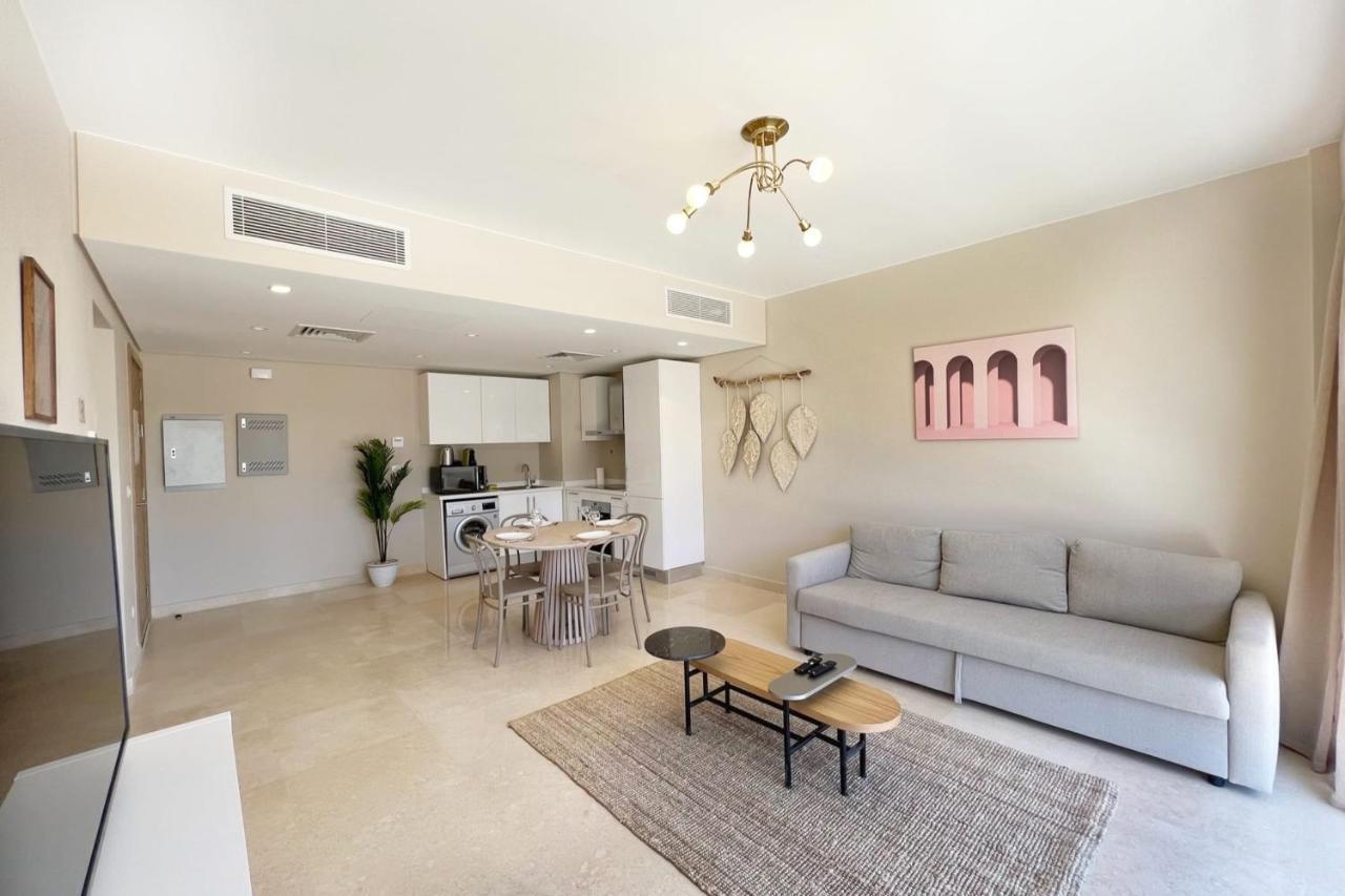 Perky 1 Bdr Mangroovy Free Pool & Access Apartment