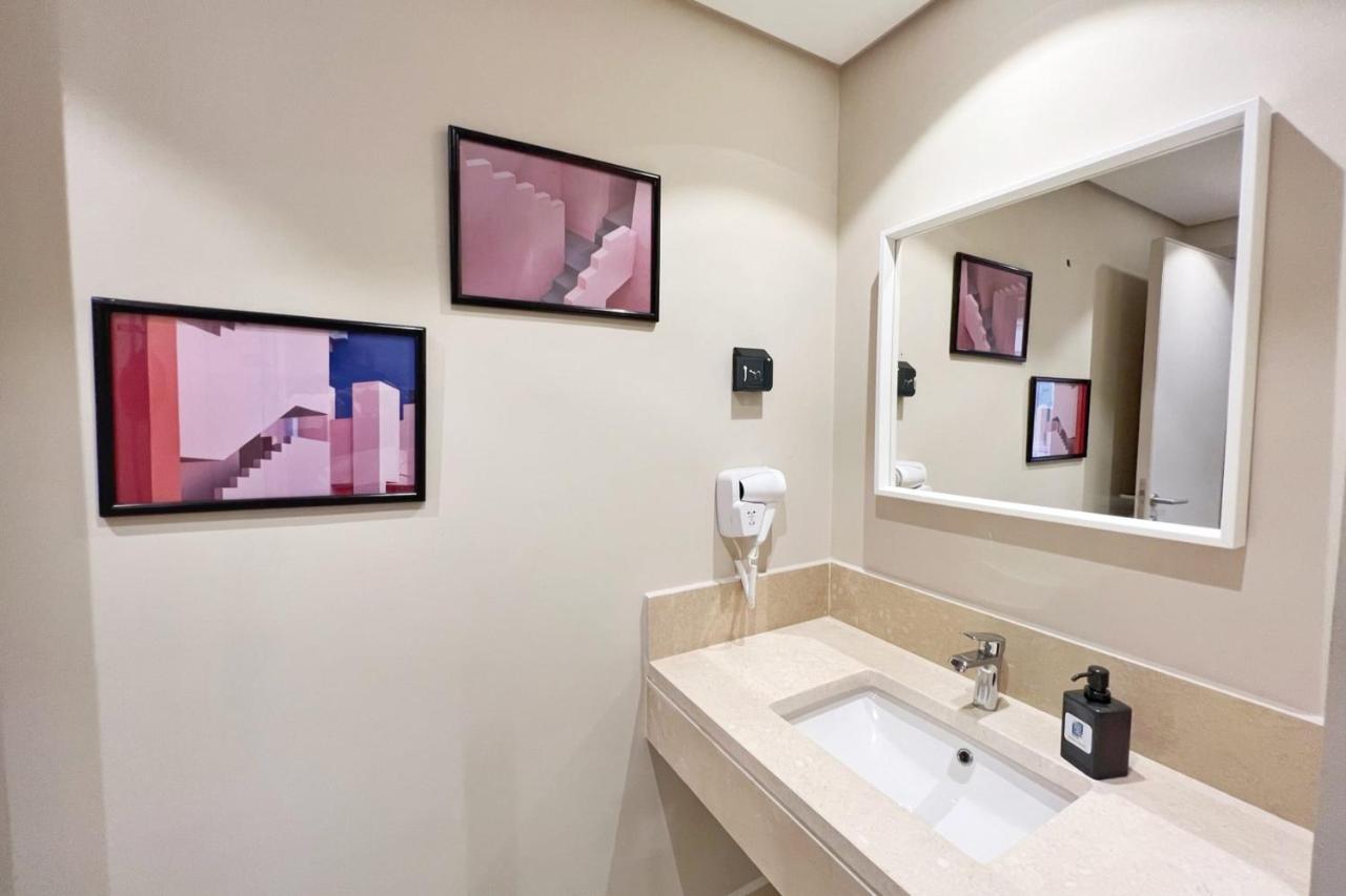 Perky 1 Bdr Mangroovy Free Pool & Access Apartment