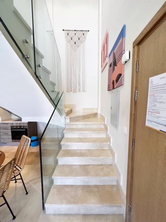 Spectacular & Soaring 2 Bdr W Private Rooftop Jacuzzi & Access