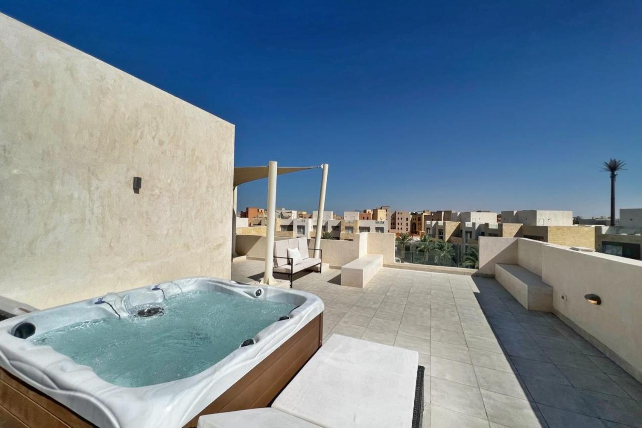 Apartment Spectacular & Soaring 2 Bdr W Private Rooftop Jacuzzi & Access