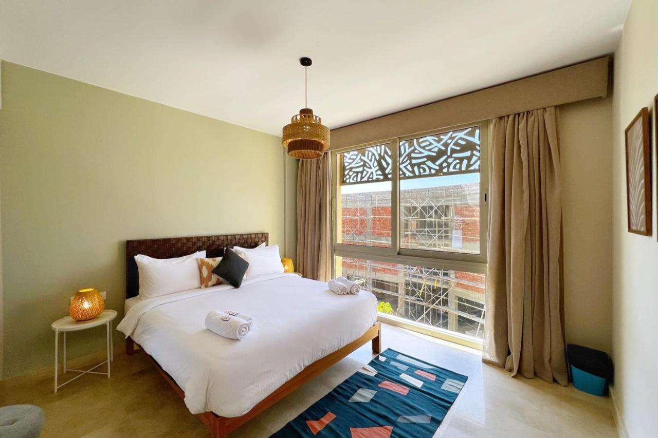 Spectacular & Soaring 2 Bdr W Private Rooftop Jacuzzi & Access Apartment *