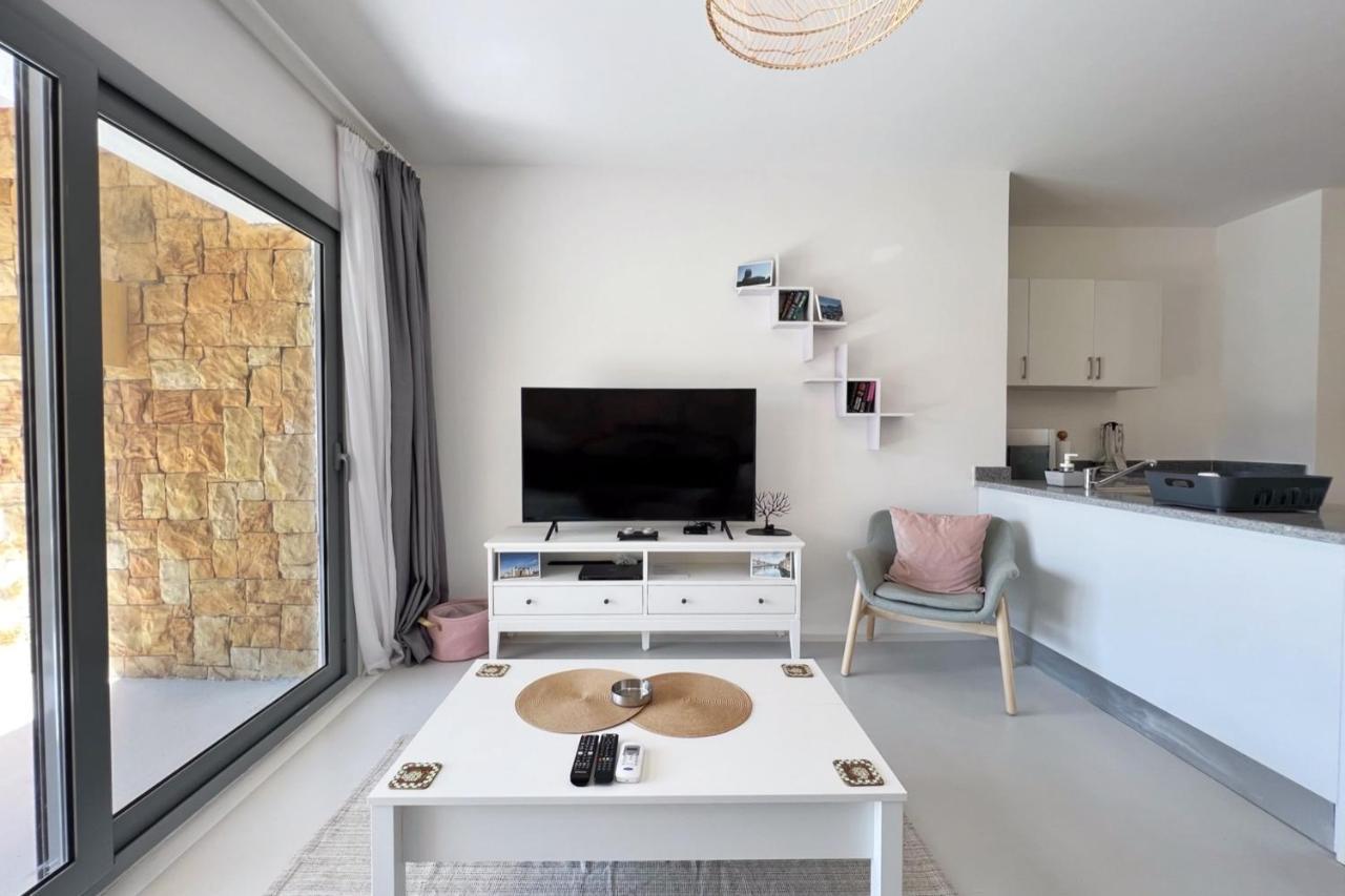 Lagoonfront Easy 1bdr Swan El Gouna Apartment *