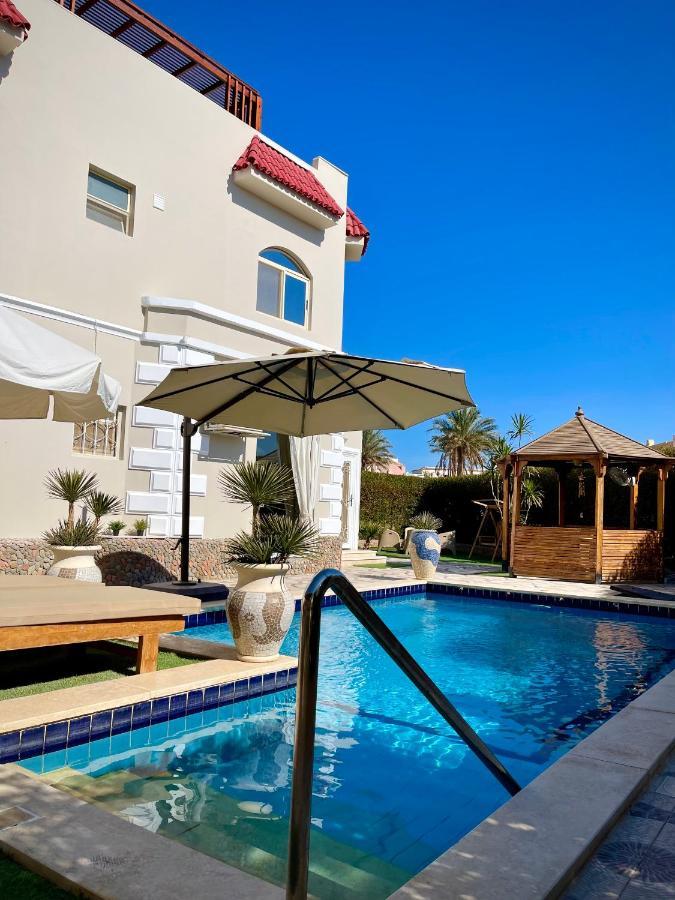 Ground Floor In With Private Pool And Private Garden