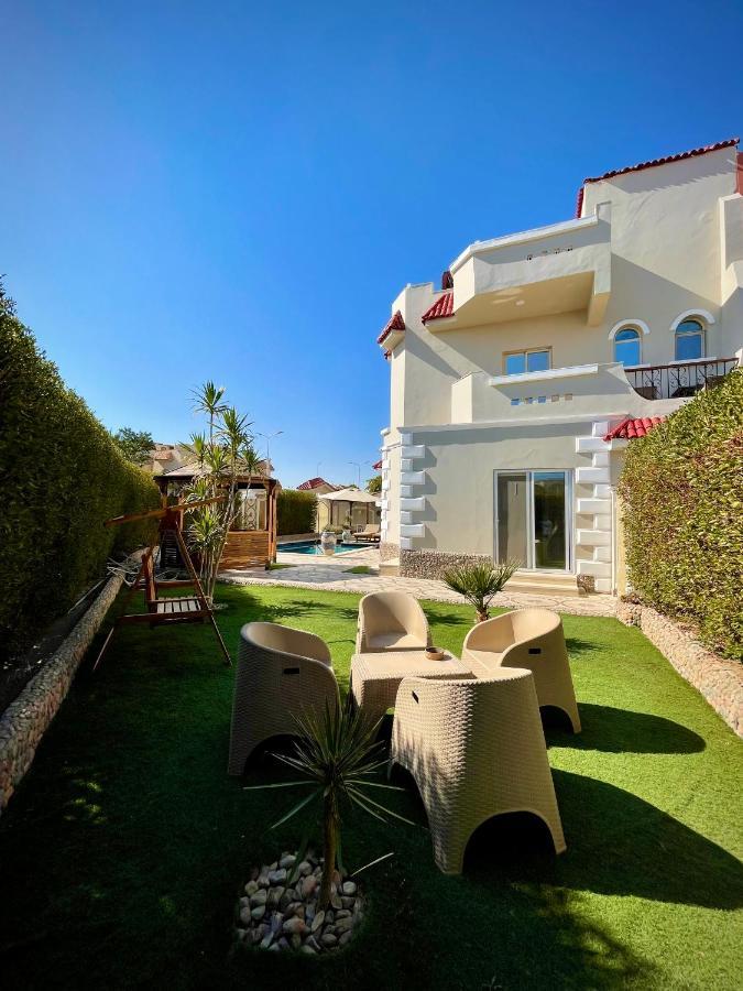 Vakantiehuis Ground Floor In With Private Pool And Private Garden *