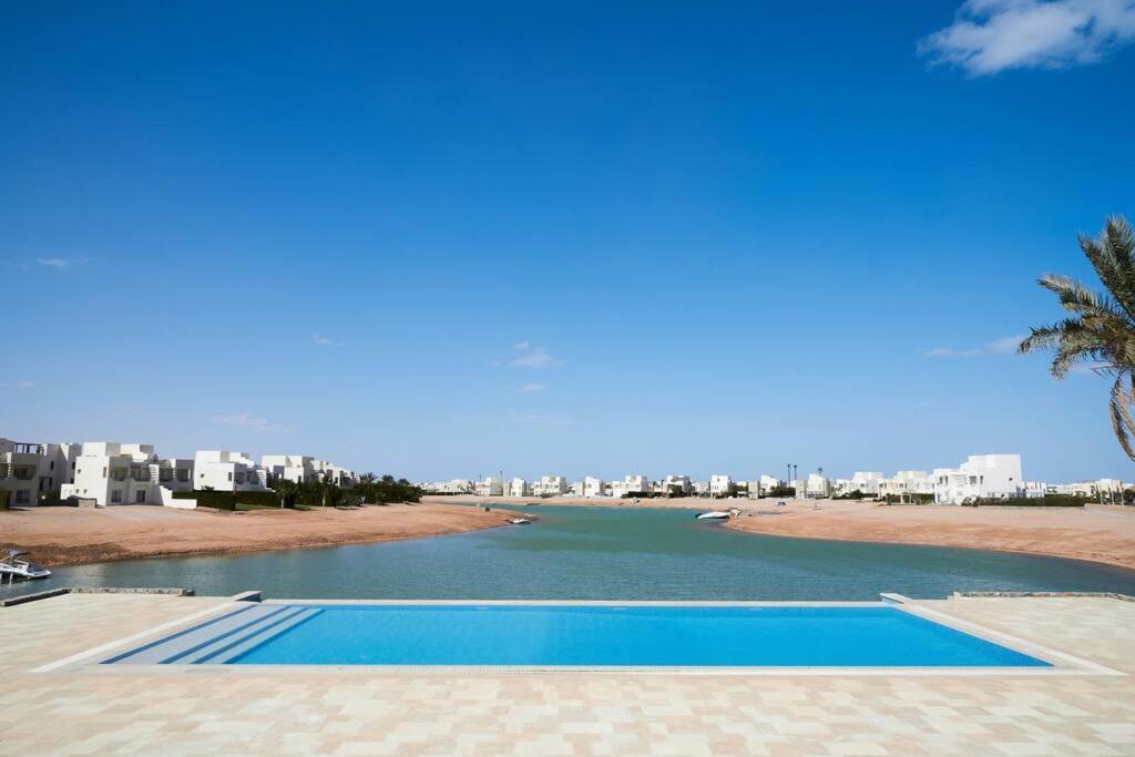 Apartment Ground Floor Two Bedrooms In Joubal Lagoon With Direct Pool Access And View