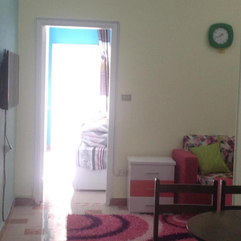 Sweet Men&woman& Airport Transport Hurghada