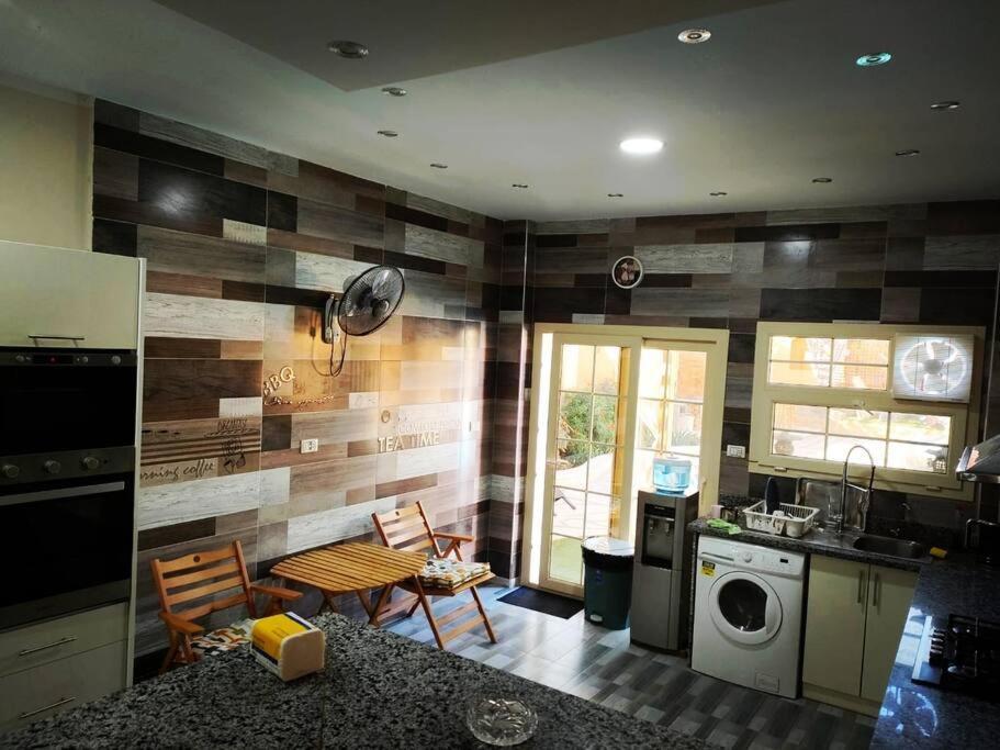 Golden Oasis Luxurious Private With Pool *
