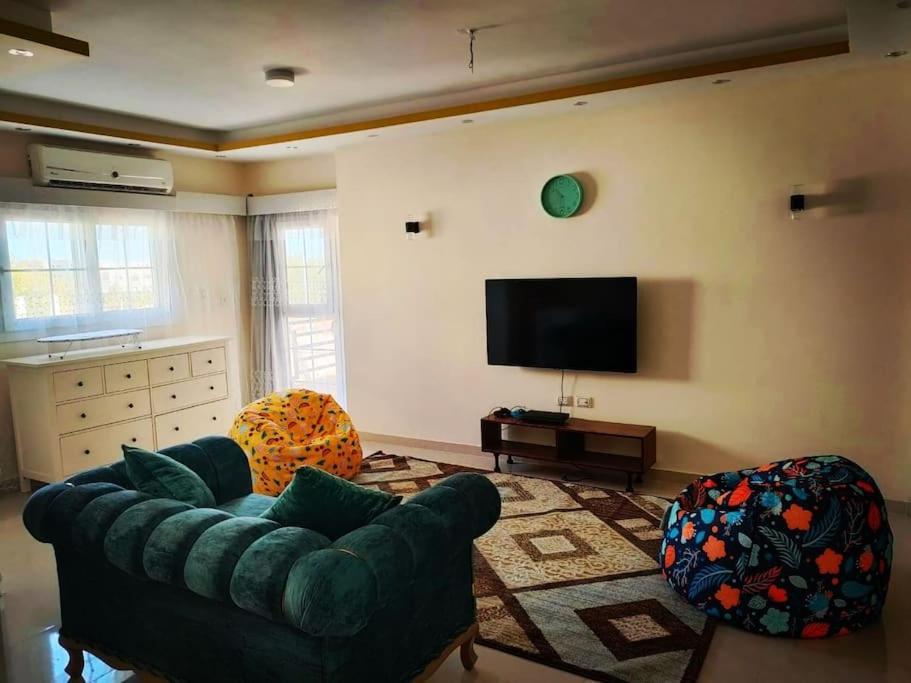 Golden Oasis Luxurious Private With Pool Villa