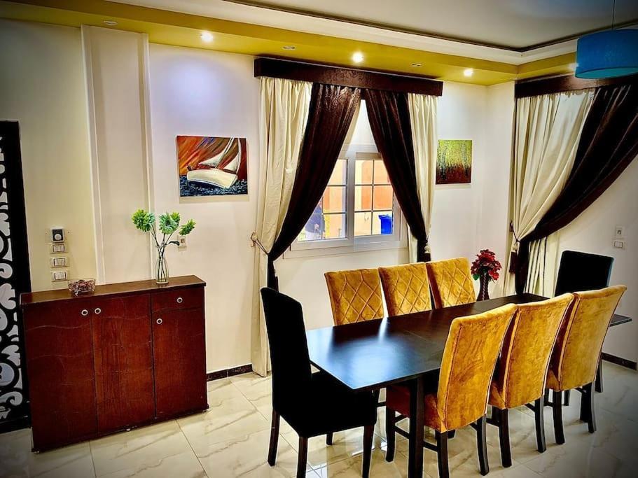 Golden Oasis Luxurious Private With Pool