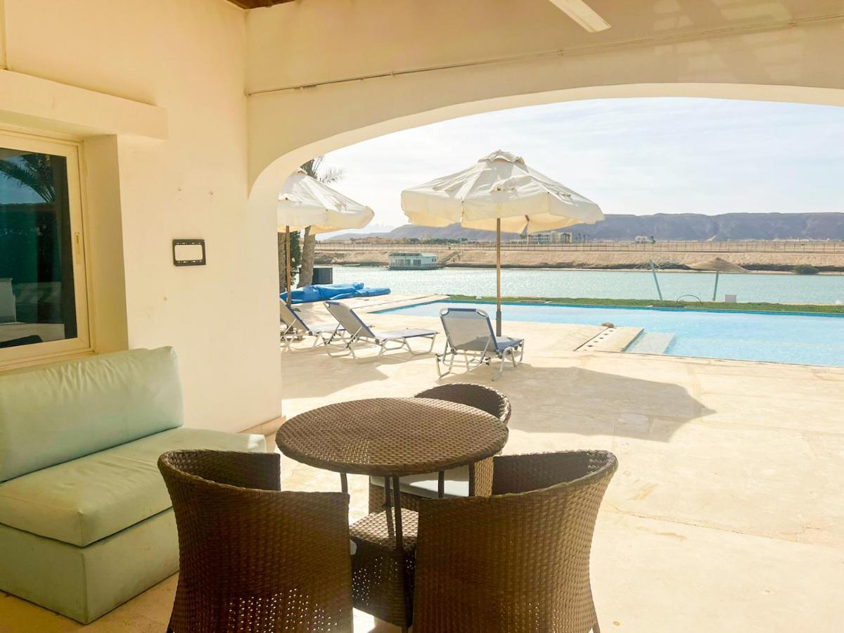 Villa Luxury 4 Bedroom With A Heated Pool
