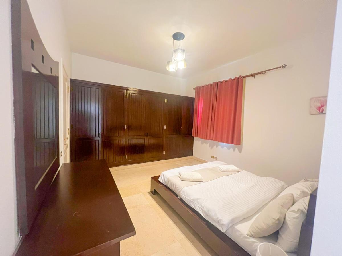 Luxury 4 Bedroom With A Heated Pool Villa *