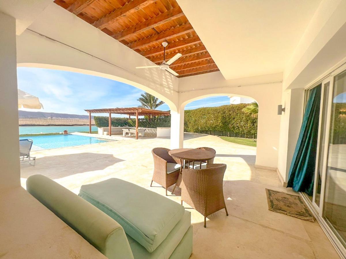 Luxury 4 Bedroom With A Heated Pool
