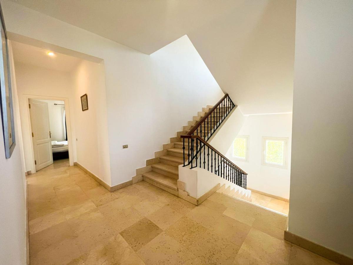 Luxury 4 Bedroom With A Heated Pool Villa *