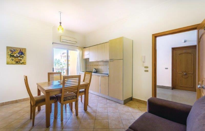 Iris Apartment