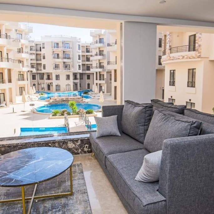 1 Bedroom Poolside B106 Aqua Tropical