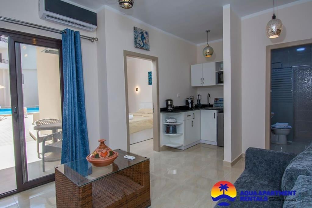 1 Bedroom Poolside B106 Aqua Tropical Apartment *