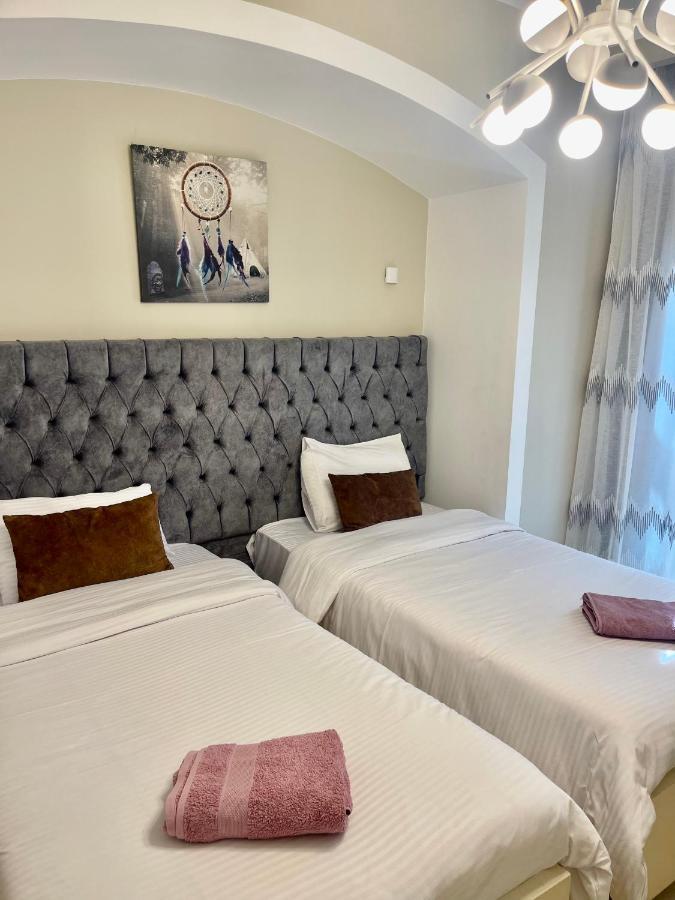 Villa Y 140 Wast Golf Heated Private Pool *