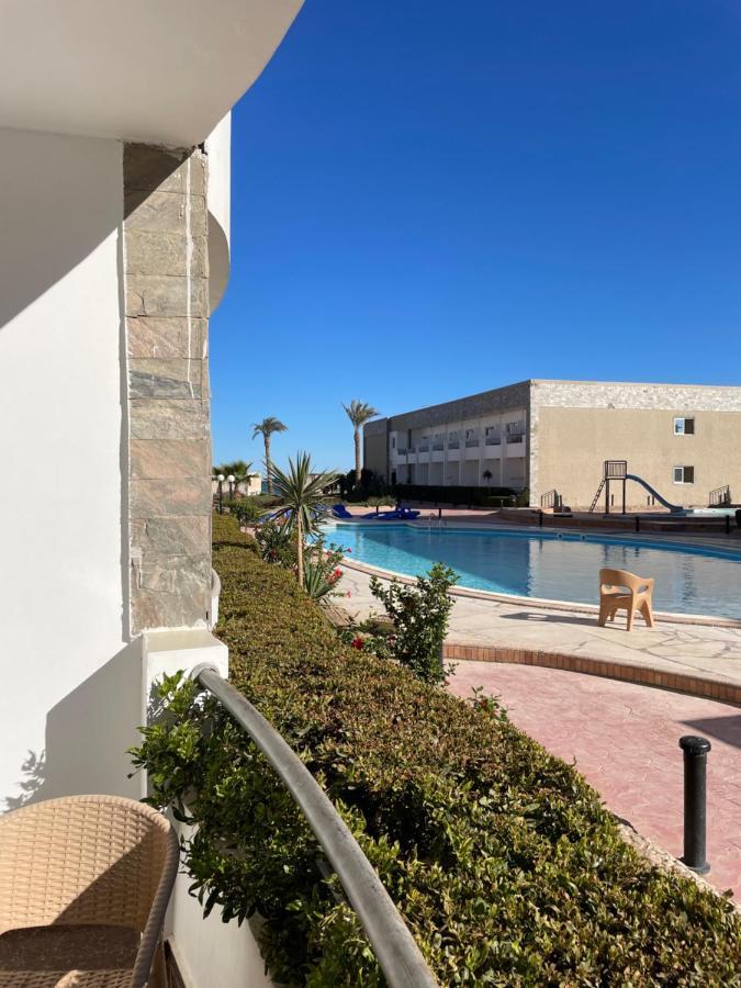 Schoene In Cecelia Resort, Am Pool,strand,nur Paare Und Familien Apartment