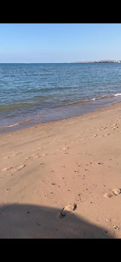 Schoene In Cecelia Resort, Am Pool,strand,nur Paare Und Familien