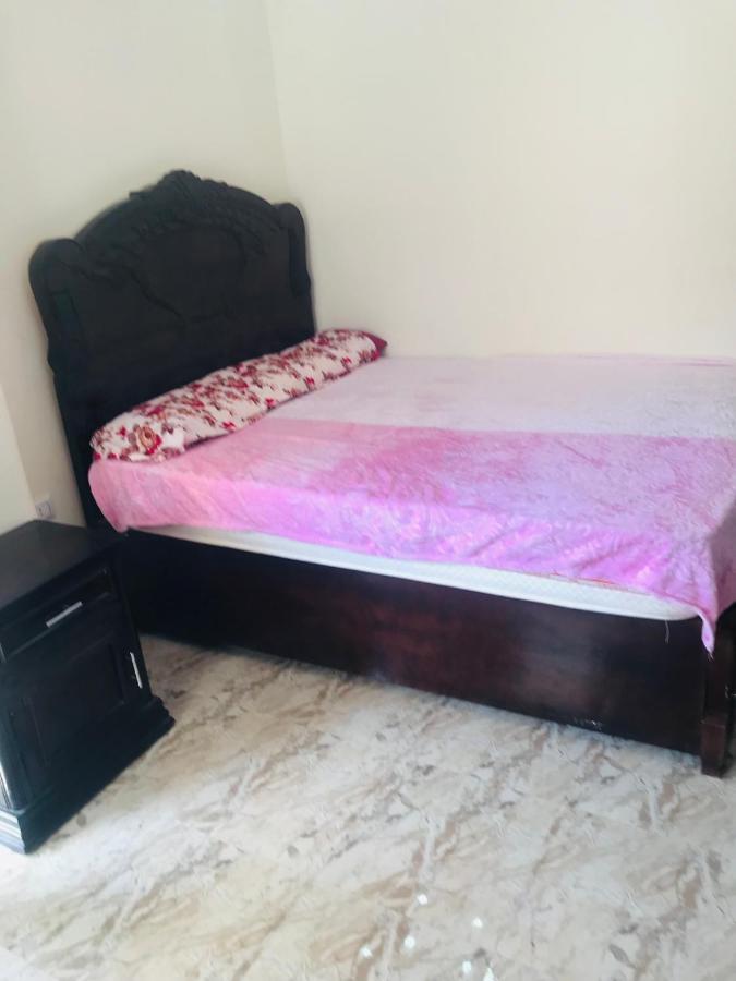 Metro Sheraton Street Appartement *
