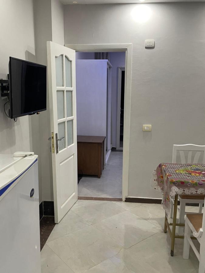 Schoene In Cecelia Resort, Am Pool,strand,nur Paare Und Familien Apartment Hurghada