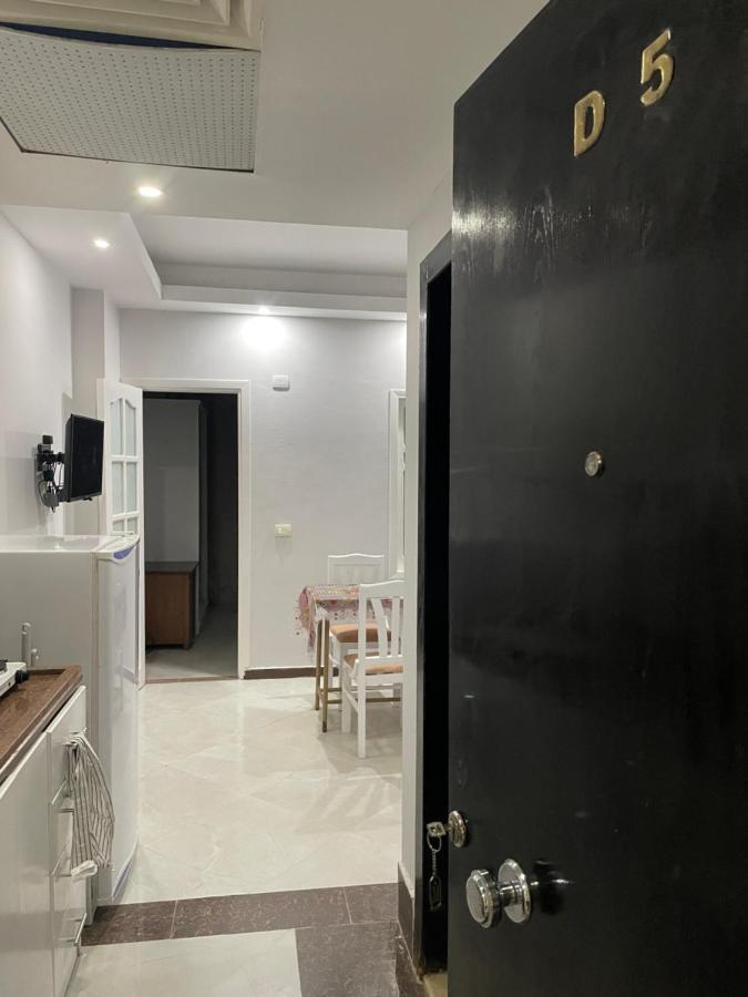Schoene In Cecelia Resort, Am Pool,strand,nur Paare Und Familien Apartment Hurghada