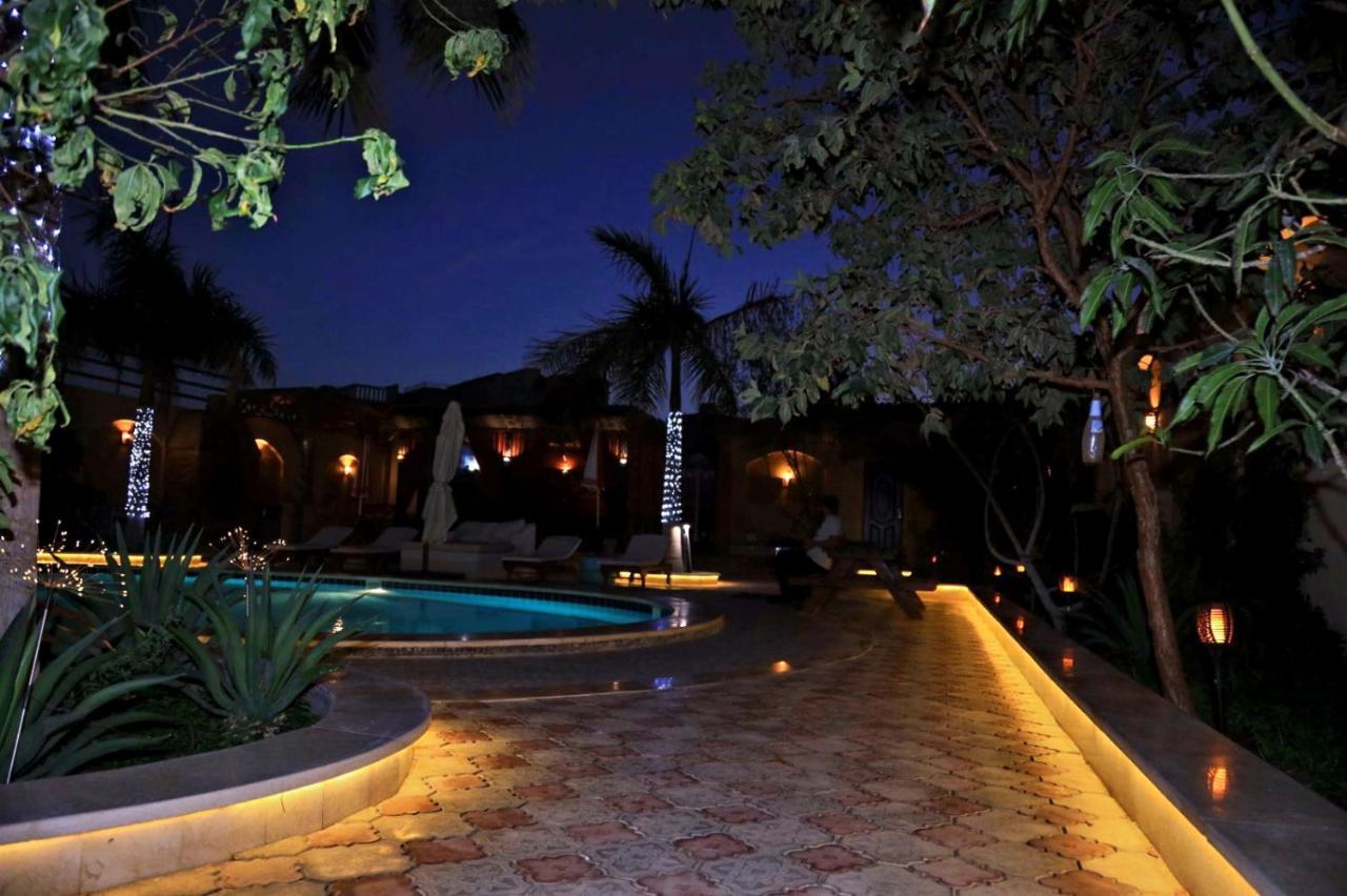 Golden Oasis Luxurious Private With Pool Villa