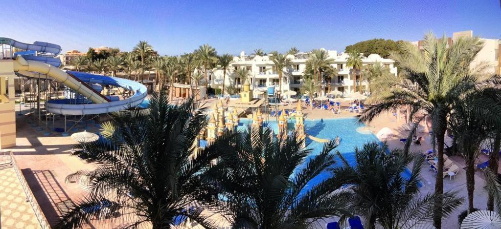 Family In View Aqua Mirage Bay