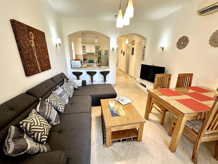 Appartement 2 Bedroom Condo, With Pool, And & Lagoon Access *