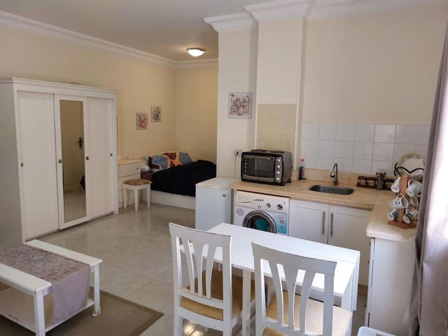 Cozy/comfy At Intercontinental Area Apartment