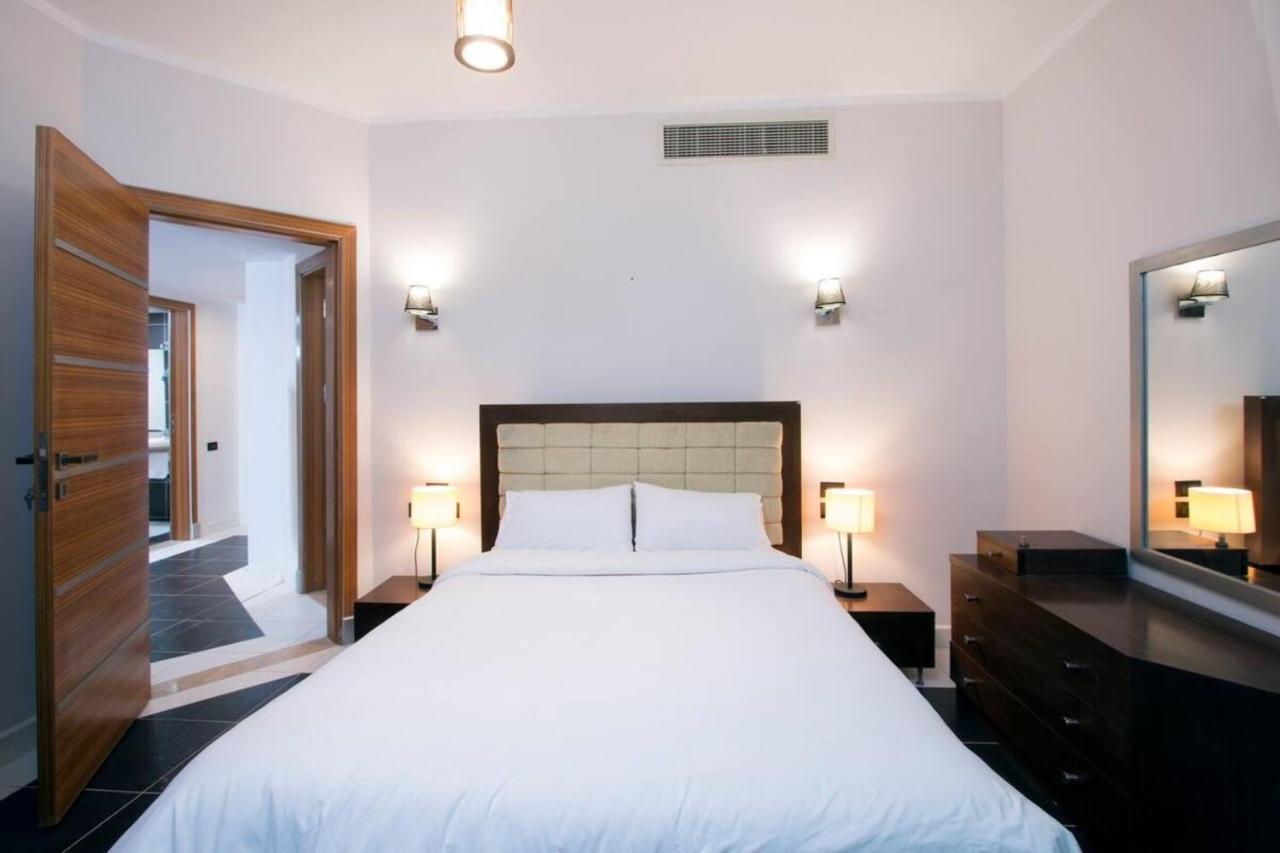Deluxe 2 Bedroom Apartment *