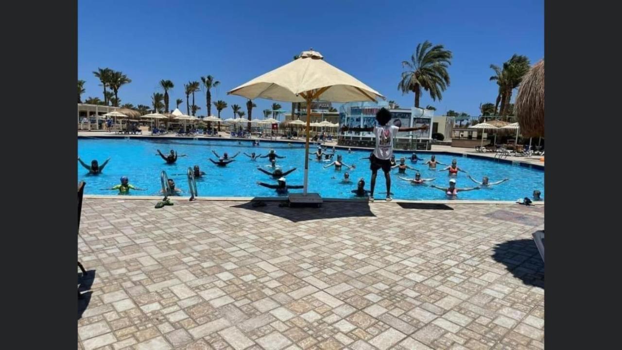Family In View Aqua Mirage Bay *