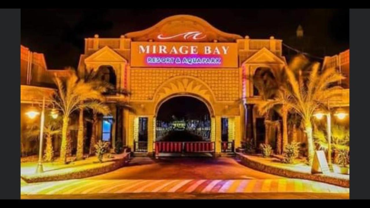 Family In View Aqua Mirage Bay *