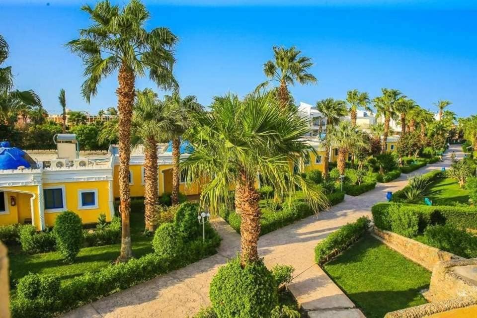 Mirage & Aqua Park Apartment *