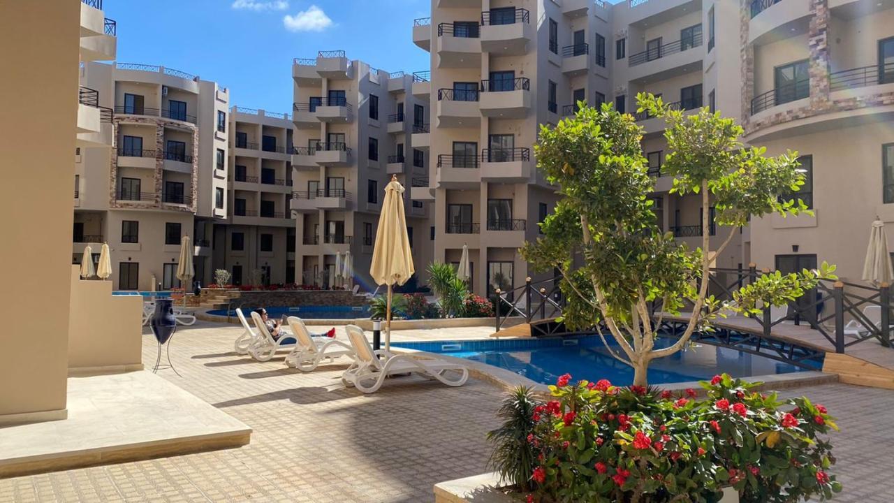 1 Bedroom Poolside B106 Aqua Tropical *