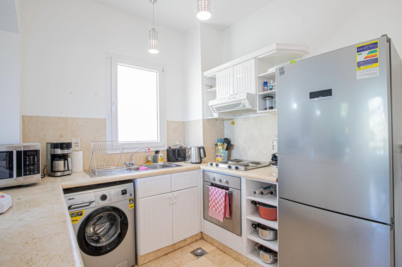 2 Bedroom Condo, With Pool, And & Lagoon Access Appartement