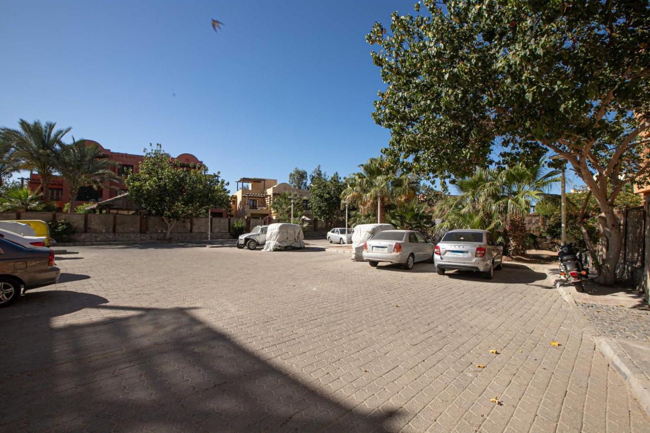 2 Bedroom Condo, With Pool, And & Lagoon Access Appartement