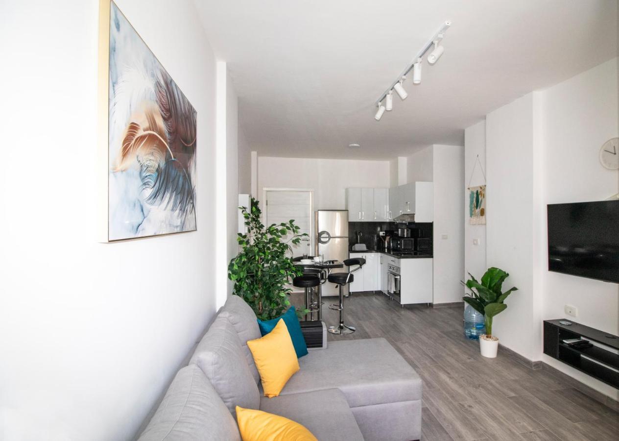 Tropical Oasis In North Al Ahyaa Apartment *