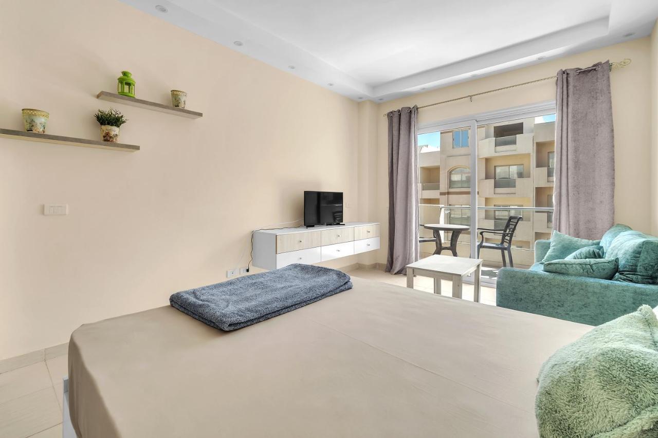 Studia Florenza Khamsin