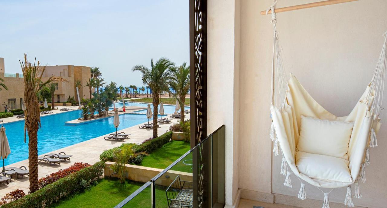Ollystays Mangroovy Seaview 2br And Pool Free Access Apartment