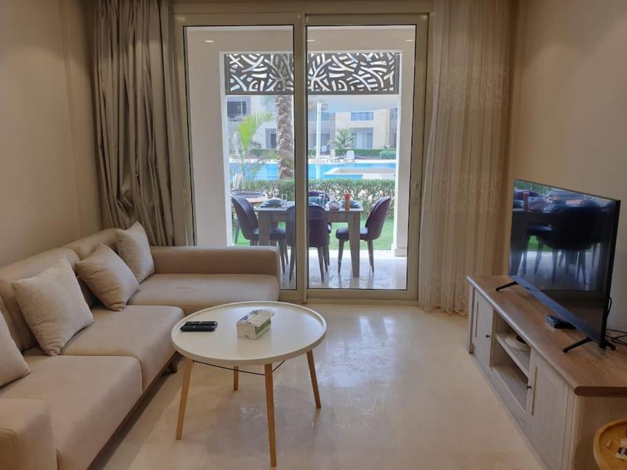 Mangroovy - Delicate 1br Ground Floor By The Pool Apartment