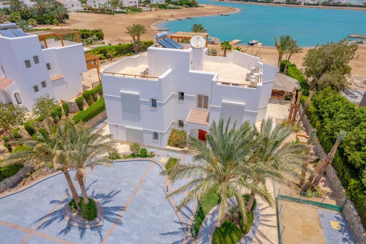 4 Bedroom With Heated Pool, Jacuzzi & Lagoon View In Phase 4 *