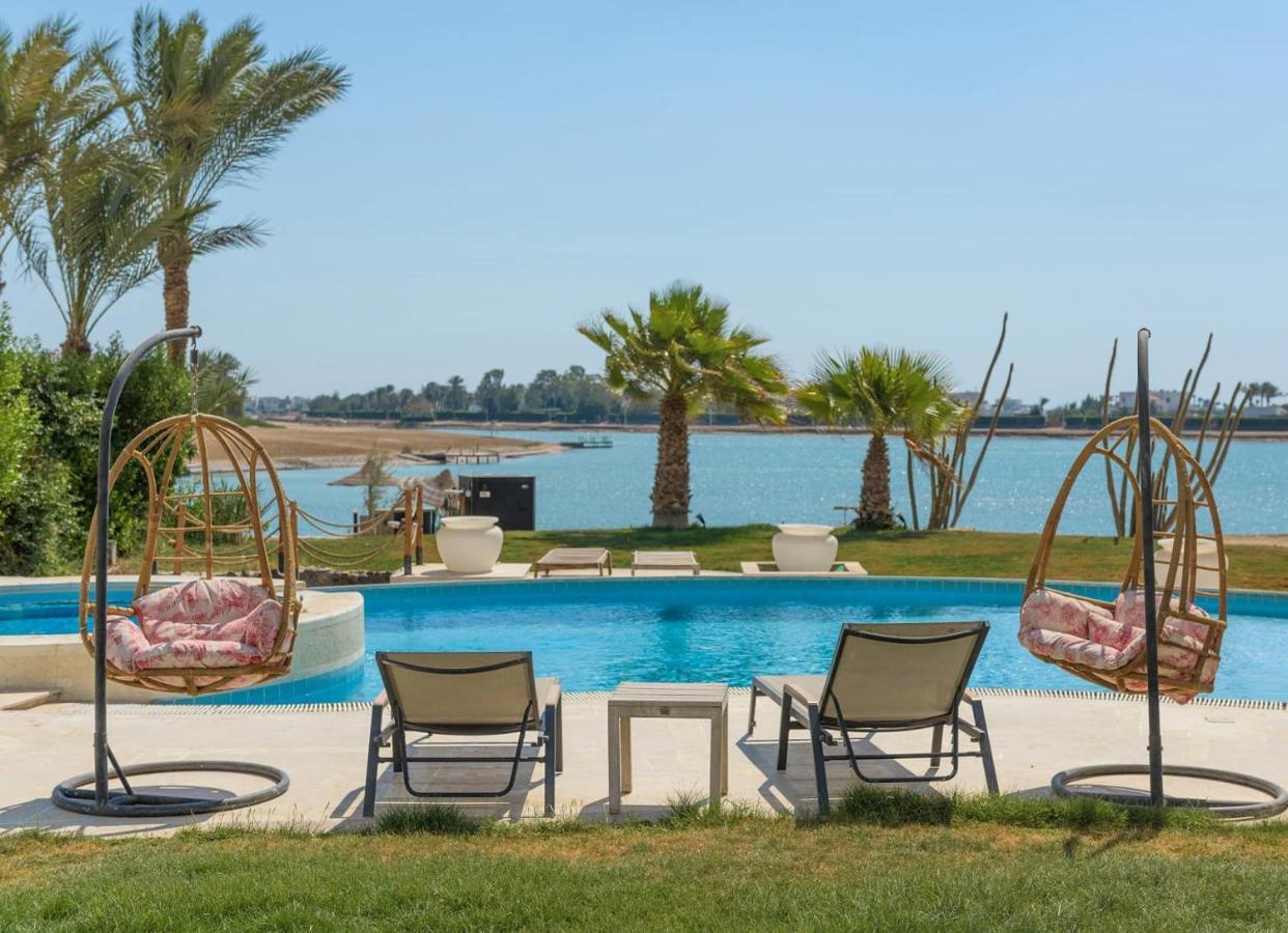 4 Bedroom With Heated Pool, Jacuzzi & Lagoon View In Phase 4 Villa *