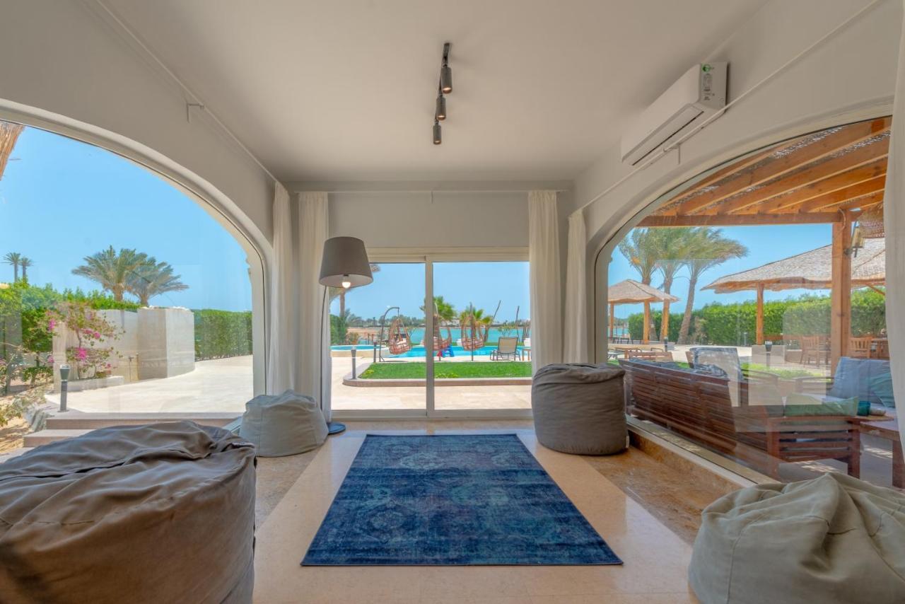 Villa 4 Bedroom With Heated Pool, Jacuzzi & Lagoon View In Phase 4 *