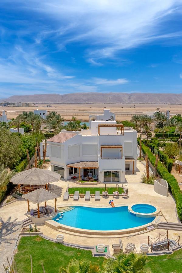 Villa 4 Bedroom With Heated Pool, Jacuzzi & Lagoon View In Phase 4 Hurghada